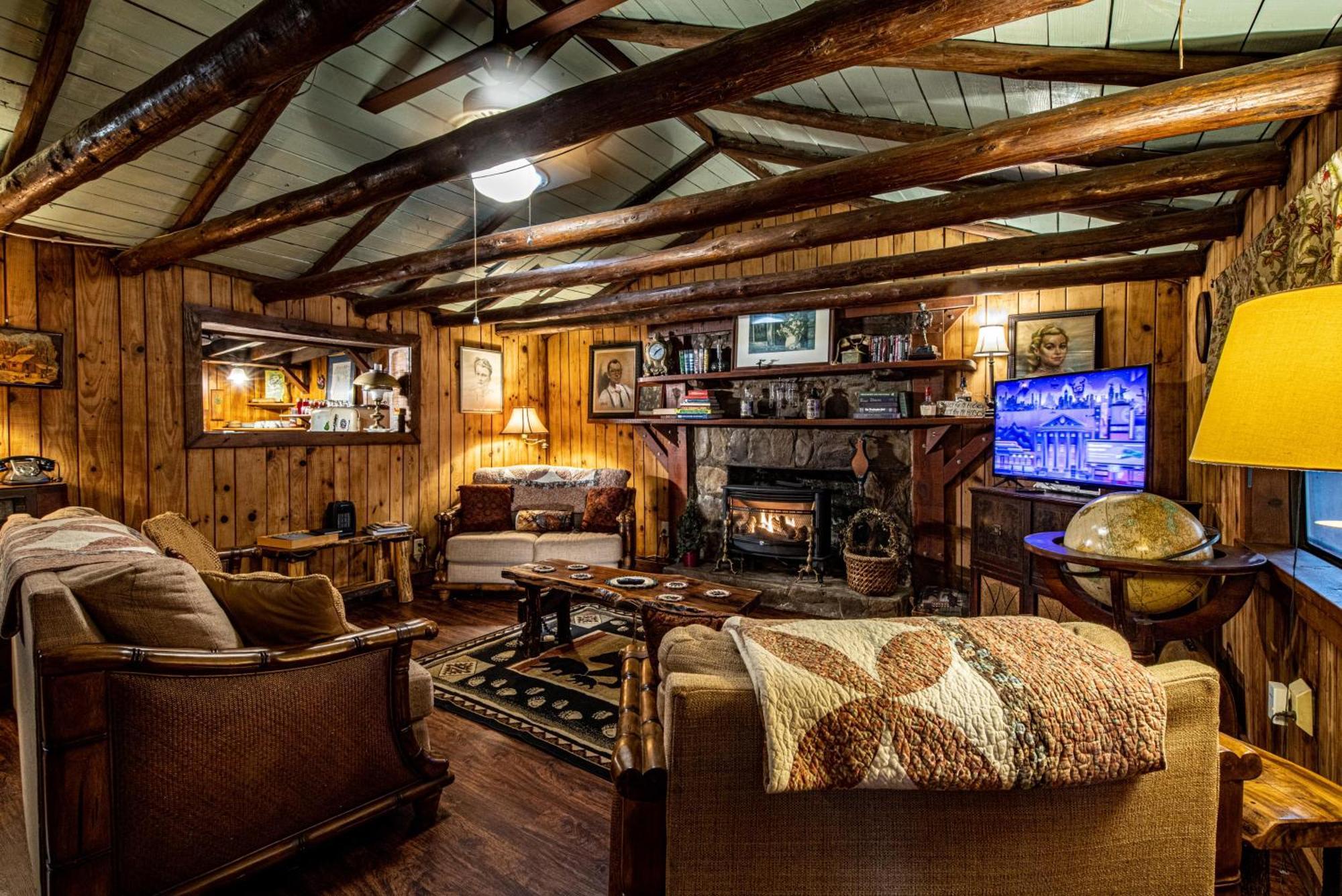 Bear Creek Lodge And Cabins In Helen Ga - Pet Friendly, River On Property, Walking Distance To Downtown Helen Ngoại thất bức ảnh